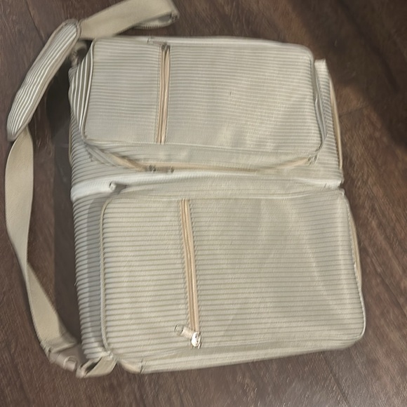 Baby Bag/ Bed - Picture 2 of 3